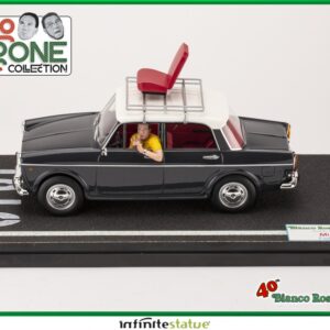 Carlo verdone statua mimmo con fiat 1100